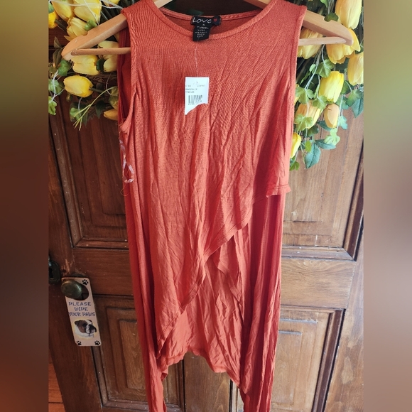 Tops - COPY - Nwt sharkbite long tank